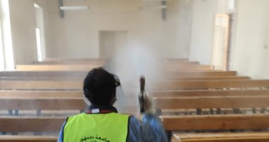رئيس جامعة دمنهور يعلن استمرار الحملات التطوعية لتعقيم المحافظة