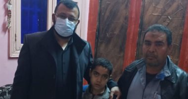 محافظ بنى سويف يكلف وكيل الصحة ببحث مشكلة الطفل أيمن المصاب بخلل بالجهاز المناع