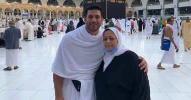 هند صبرى وعائشة بن أحمد وهنا شيحة وكهربا يؤازرون حسن الرداد بعد وفاة والدته
