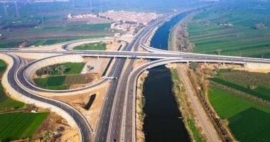 25 صورة تكشف إبداع المصريين فى إنجاز محور سمالوط الحر بالمنيا