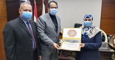 تكريم مدربي التعليم الفني على المنصة الالكترونية "ادمودو" بالغربية