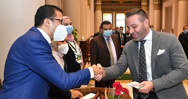 شاهد.. النائب حازم إمام يتسلم بطاقة عضويته بمجلس النواب 2021