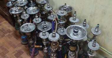 مصادرة 15 شيشة من مقاهى مخالفة وغلق قاعة أفراح شمال الجيزة.. صور