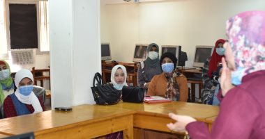 دورات تدريبية لتعلم لغة الإشارة لخدمة الفئات الخاصة لأول مرة بجامعة سوهاج.. صور