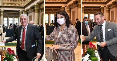 النواب المعينون يستخرجون كارنيهات العضوية فى برلمان 2021 ..على جمعة للرئيس : ربنا يوفقك ..حسام غالى وحازم إمام ودرية شرف الدين يتعهدون بخدمة الشعب وداليا السعدنى : الشباب يتحمل مهمة التغير للأفضل 