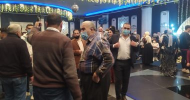 فض فرح وتغريم قاعة أفراح بشبرا الخيمة 4 آلاف جنيه لمكافحة كورونا.. صور