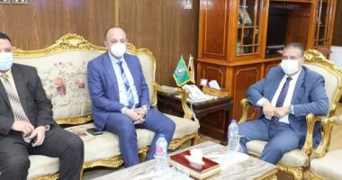 محافظ المنوفية يستقبل مساعد وزير الصحة لمتابعة منظومة استهلاك الأكسجين