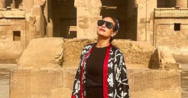 هند صبرى بإطلالة مميزة أمام أحد المعابد المصرية القديمة