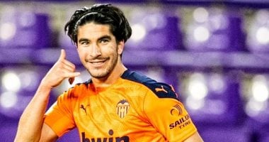 فالنسيا يعود لسكة الانتصارات بفوز صعب على بلد الوليد في الدورى الأسبانى.. فيديو