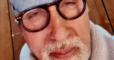 أميتاب باتشان فى أحدث ظهور له بصورة غريبة من داخل منزله