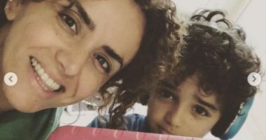 علا رشدى عن معاناة التعليم أونلاين: الأمهات بيستمتعوا بأحلى لحظات حياتهم.. فيديو