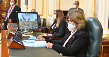الجلسة الافتتاحية لبرلمان 2021.. النواب يؤدون اليمين الدستورية وينتخبون هيئة المكتب.. لأول مرة سيدة تترأس المجلس.. فريدة الشوباشى الأكبر سنا وأبانوب عزت الأصغر.. ومصطفى بكرى يتراجع عن الترشح للوكالة.. صور