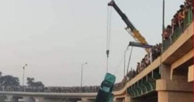 الإنقاذ النهرى تواصل البحث عن جثة غريق "زفة عروس كوبرى الزوامل" بالشرقية.. صور