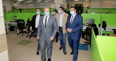 محافظ بنى سويف يتفقد المنطقة التكنولوجية للنهوض بقطاع الاتصالات