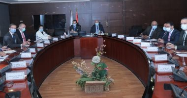 وزير النقل يبحث مع السفير الفرنسى بالقاهرة إنشاء خطوط سكة حديد ومترو جديدة