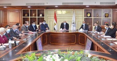 محافظ بنى سويف يترأس اجتماع مجلس إدارة المناطق الصناعية 