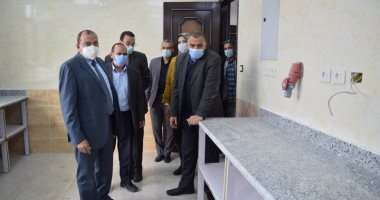 رئيس جامعة بنى سويف يوجه بالانتهاء من التشطيبات بكلية علوم الأرض