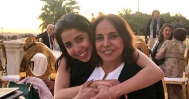 عفاف راضى: لو بنتى غنت مهرجانات هتبرا منها.. ومى كمال: بحب أسمعها وأرقص عليها