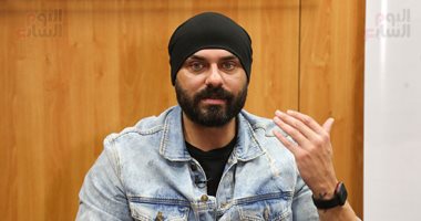 أحمد صلاح حسنى يسجل حلقة مع أمير كرارة فى برنامج "سهرانين"