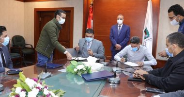 محافظ سوهاج يشهد توقيع بروتوكولي تعاون لتدريب 280 من ذوى الإعاقة والشباب 