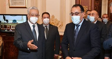 رئيس الوزراء يصل مجلس النواب ويهنئ المستشار حنفى جبالى بانتخابه