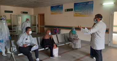 تعافى وخروج 4 حالات كورونا من مستشفى قفط التعليمى بقنا
