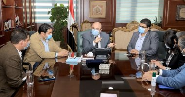 محافظ بنى سويف يبحث إمكانية جذب المجموعة للاستثمار للدفع بالحركة التجارية