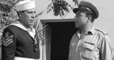 رانيا فريد شوقى تكشف عن صورة لوالدها مع شقيقه.. وتعلق: مش توأم