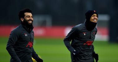 وصلة "هزار" بين محمد صلاح وفابينيو فى مران ليفربول قبل مباراة اليونايتد.. صور