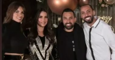 درة تحتفل بعيد ميلادها بصحبة زوجها هانى سعد وأصدقائها.. صور