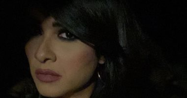هزار ياسمين عبد العزيز وعمرو محمود ياسين من كواليس "اللى مالوش كبير".. فيديو