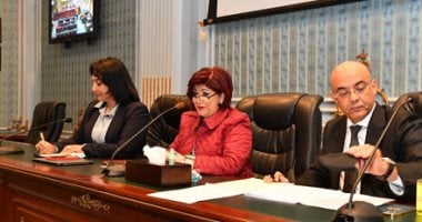 القانون يمنح وزارة السياحة حق وقف نشاط شركات رحلات العمرة.. اعرف التفاصيل