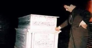 الفوتوشوب يجعل عبد الحليم حافظ واقفا أمام قبره قبل رحيله