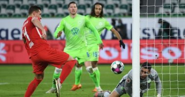 لايبزيج يخطف تعادلا مثيرا من فولفسبورج 2-2 في الدوري الألماني