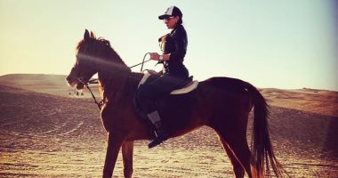مي عمر تمارس هواية ركوب الخيل: شغفى منذ الطفولة "صور"
