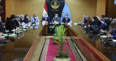 محافظ كفر الشيخ يستعرض ملف الصحة بالمحافظة خلال لقائه مع نواب الشيوخ والبرلمان 