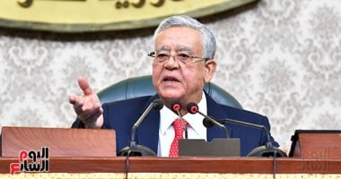 حنفى جبالى للنواب: اليوم استثناء فى منح الكلمة برفع اليد.. وبعد ذلك لن أسمح