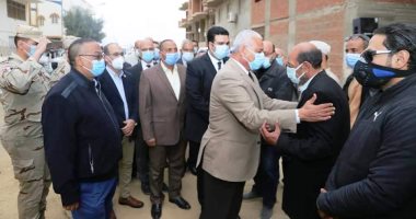 المحافظ ونواب السويس يقدمون واجب العزاء فى شهيد السويس النقيب محمد عمرو.. صور