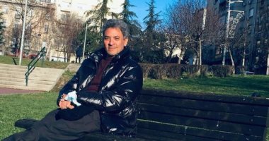 فتحى عبد الوهاب فى صورة من كواليس التصوير بمسلسل "القاهرة كابول"