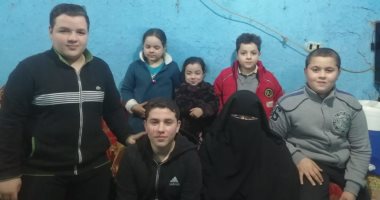 نجلاء ست بـ100 راجل.. مات زوجها وترك 7 أبناء فحرصت على حفظهم للقرآن الكريم.. فيديو