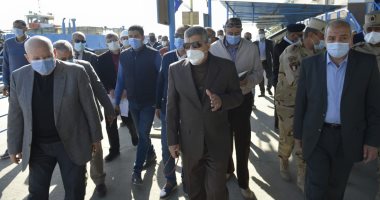 رئيس هيئة قناة السويس يتفقد معدية القنطرة غرب وشركة الاستزراع السمكى.. صور