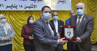 رئيس جامعة الفيوم: تخصيص 70 مليون جنيه لمشروع الطاقة الشمسية