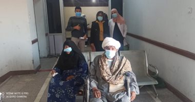 تعافى وخروج حالتين أصحاب أمراض مزمنة من قسم عزل كورونا بمستشفى قنا 