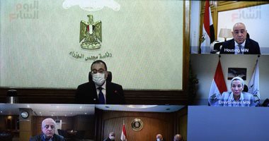 رئيس الوزراء يتابع خطة ترفيق المناطق الصناعية على مستوى الجمهورية 