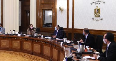 رئيس الوزراء يستعرض مقترح الخطة الاستثمارية للعام المالى المقبل 2021/2022 .. صور