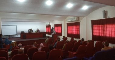 رئيس مدينة القصير يبحث دراسة العقبات بالقطاعات المتضررة بسبب جائحة كورونا