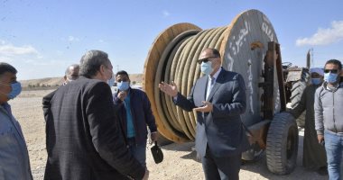 محافظ أسيوط يتفقد توصيل المرافق بمجمع الصناعات الصغيرة والمتوسطة بعرب العوامر.. فيديو