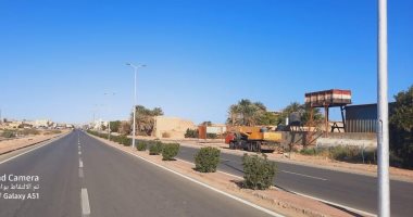 مجلس مدينة رأس غارب يعلن تجديد أعمدة الإنارة بشارع الميناء ومنطقة السقالة 