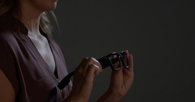 يعنى إيه نظارة Vuzix الذكية بتقنية microLED .. وفيما تستخدم؟