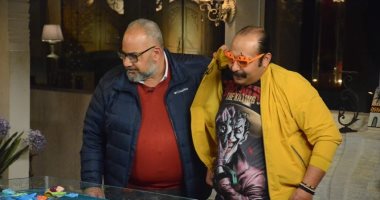 بيومى فؤاد: رجعت رفيع من الهند.. ومحمد ثروت: قعدت 7 سنين فى تجارة بسبب التمثيل